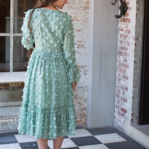 Dainty Jewells Petals in the Wind Dress - Picture 3 of 10